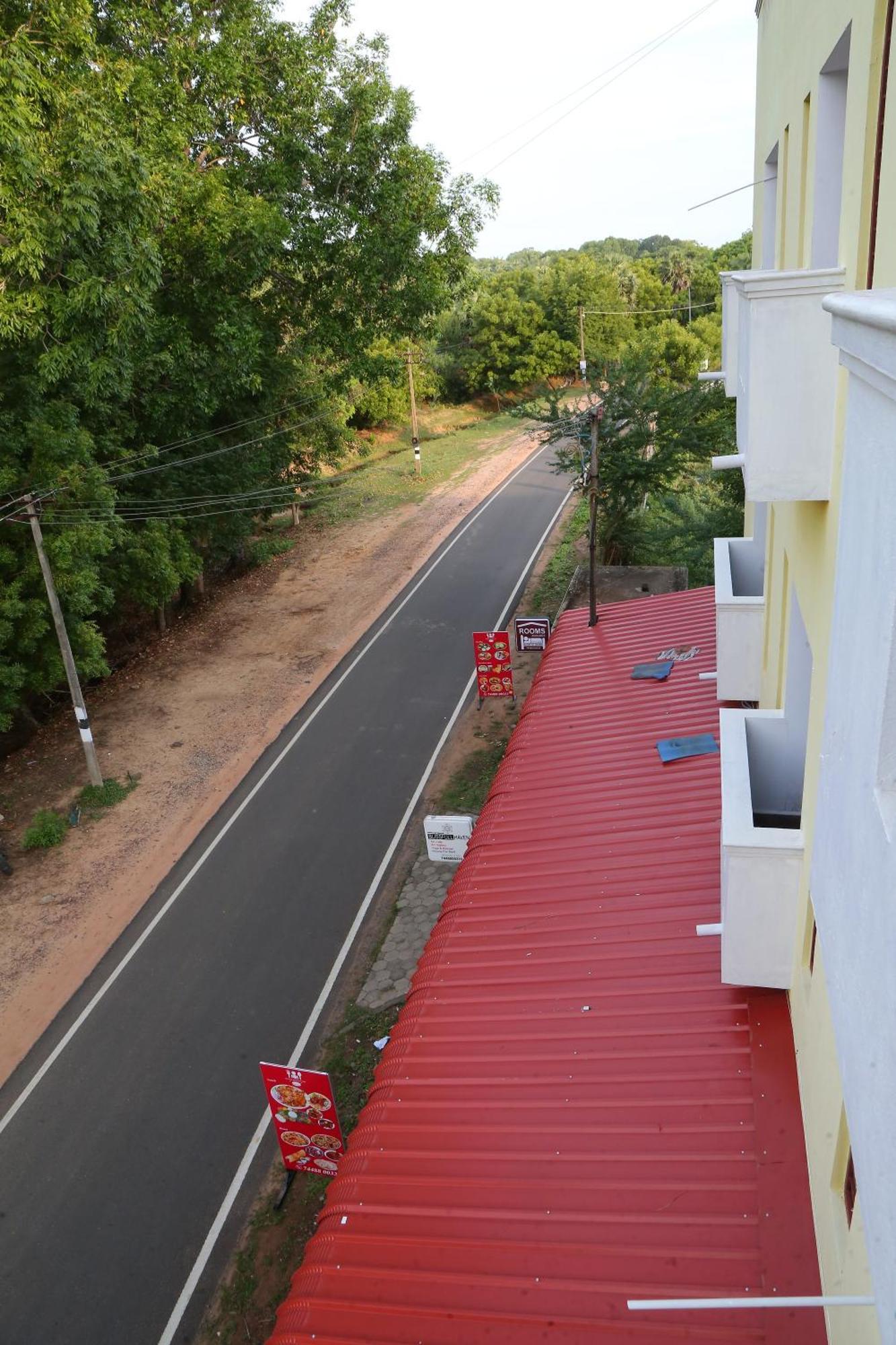 Art Le Cafe Apartment Auroville Exterior photo