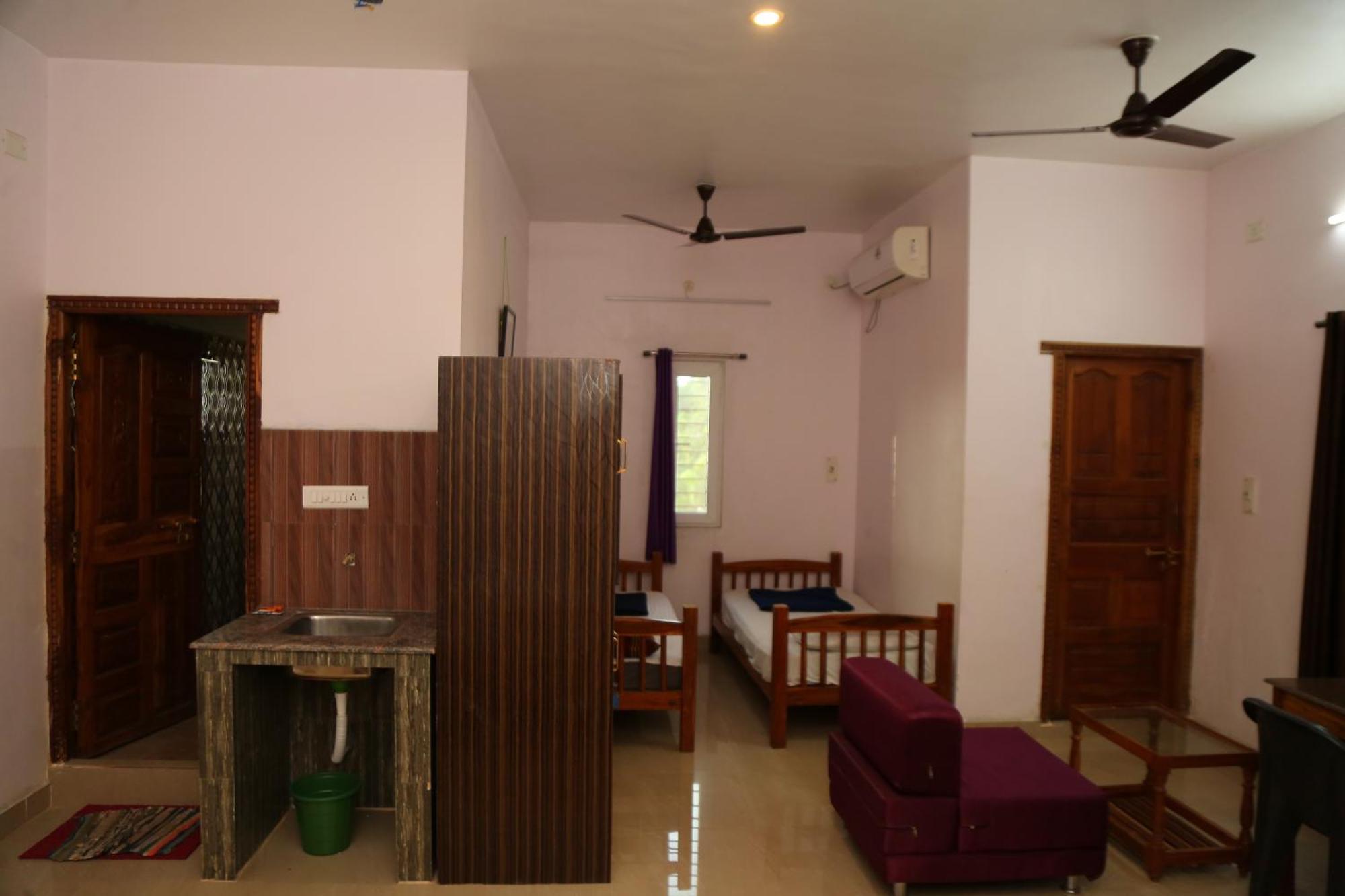 Art Le Cafe Apartment Auroville Room photo