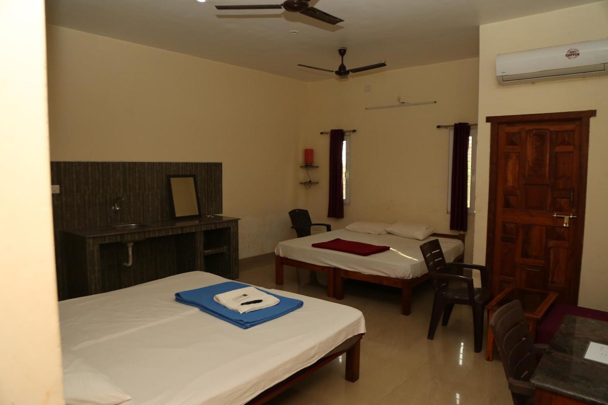 Art Le Cafe Apartment Auroville Room photo