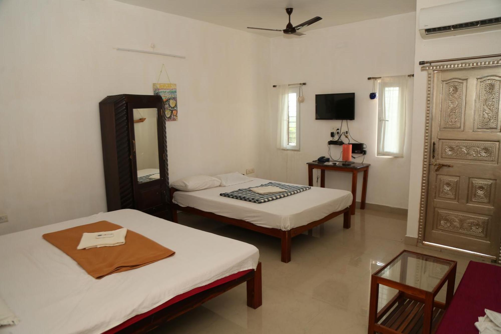 Art Le Cafe Apartment Auroville Room photo
