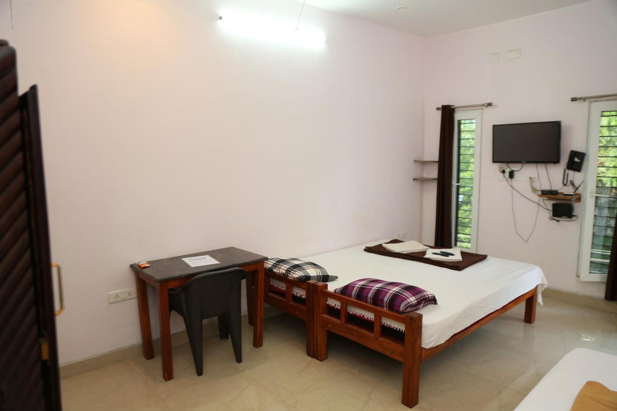Art Le Cafe Apartment Auroville Room photo