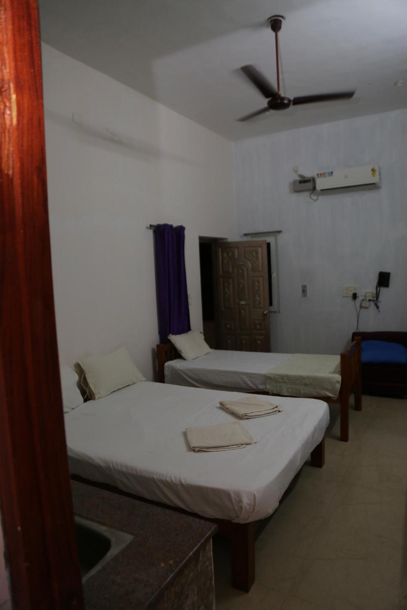 Art Le Cafe Apartment Auroville Room photo